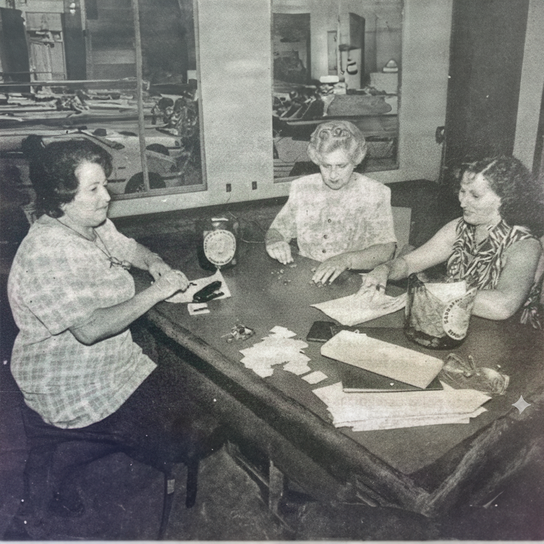 Grupo de mulheres em reunião, arrecadação